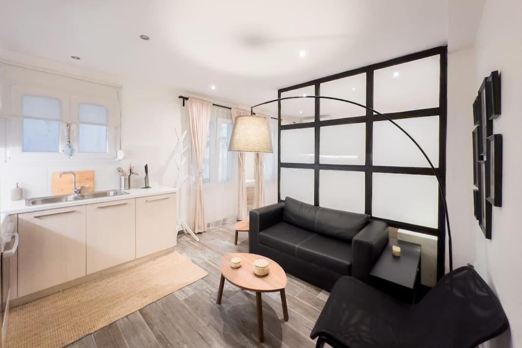 Elegant Downtown Apartment Athens
